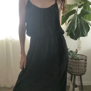 Long black crinkle dress- Must have!